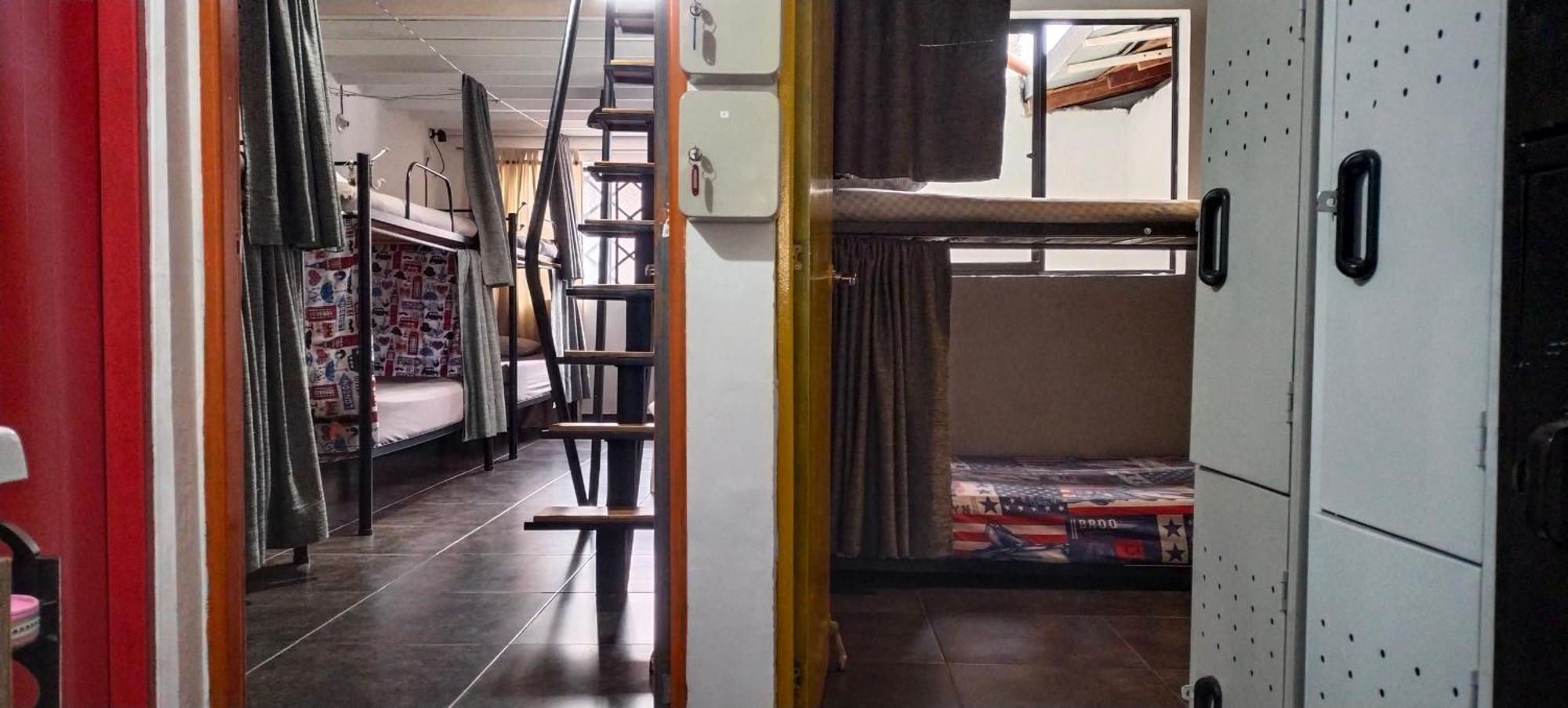 Hostel Metro Floresta Alojamiento Medellin Exterior photo