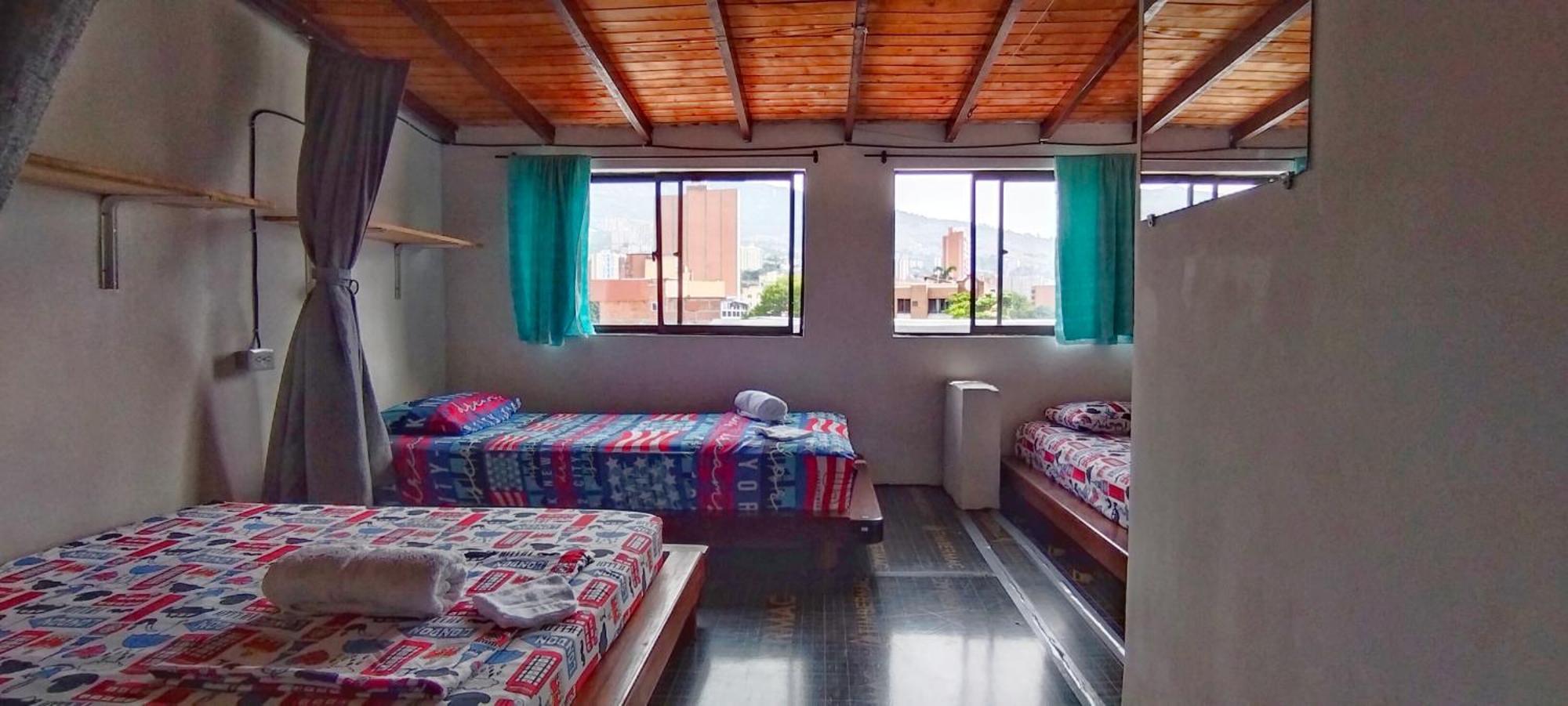 Hostel Metro Floresta Alojamiento Medellin Exterior photo